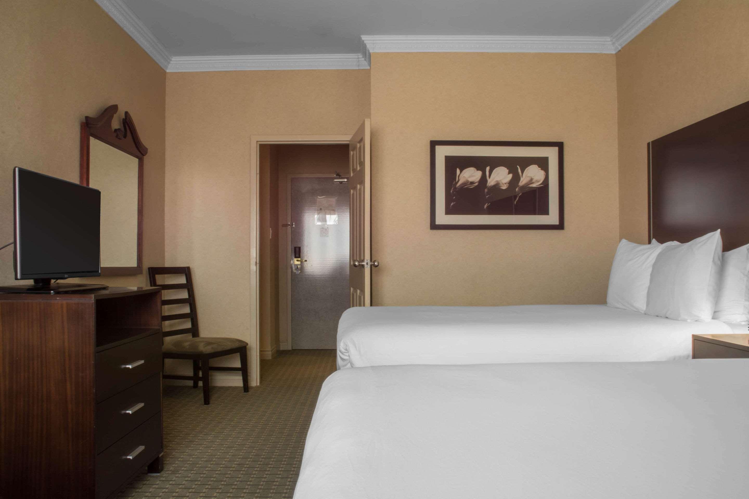 Towneplace Suites By Marriott Toronto Оквилль Экстерьер фото