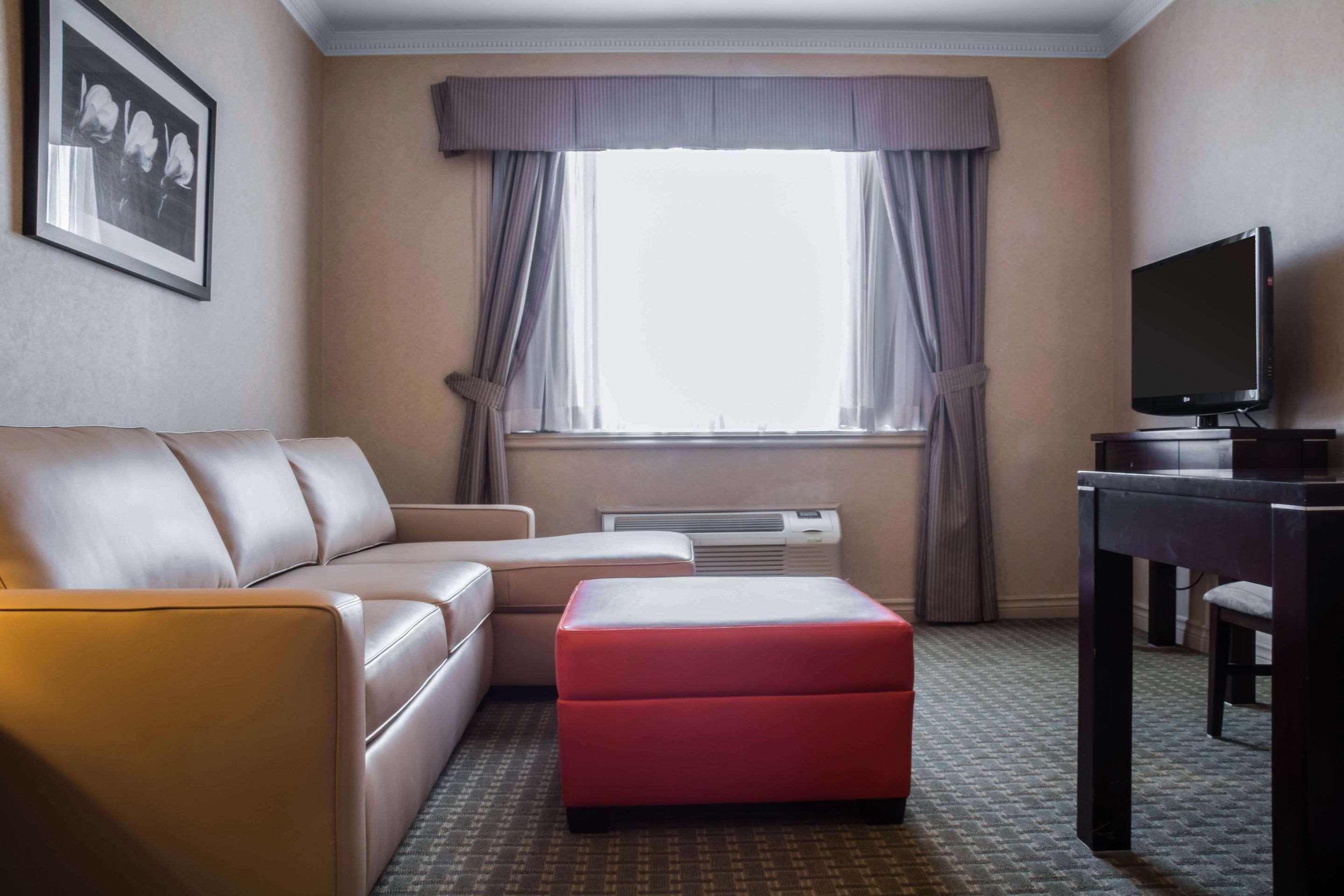 Towneplace Suites By Marriott Toronto Оквилль Экстерьер фото